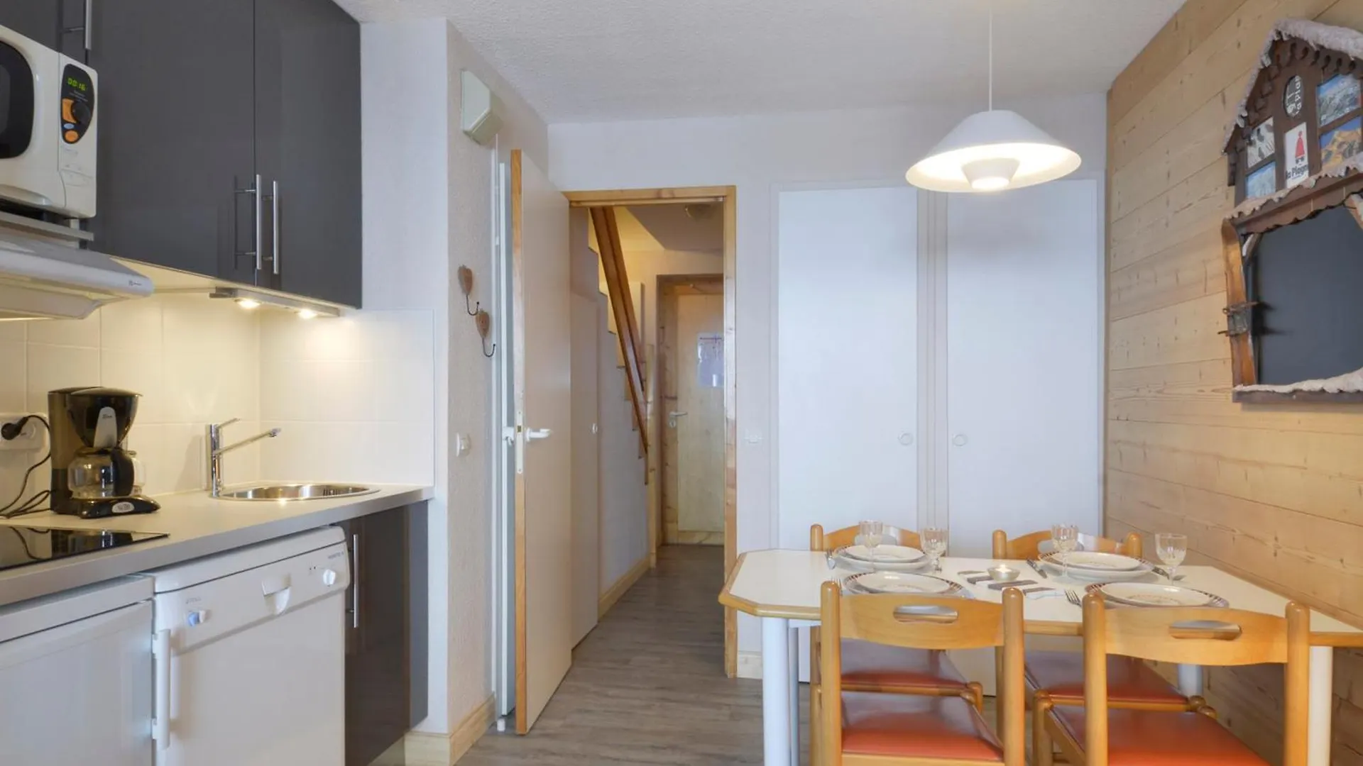 Appartement Renove Au Pied Des Pistes Avec Balcon Et Casier A Skis - Fr-1-181-1972 La Plagne-Tarentaise 0*,  France